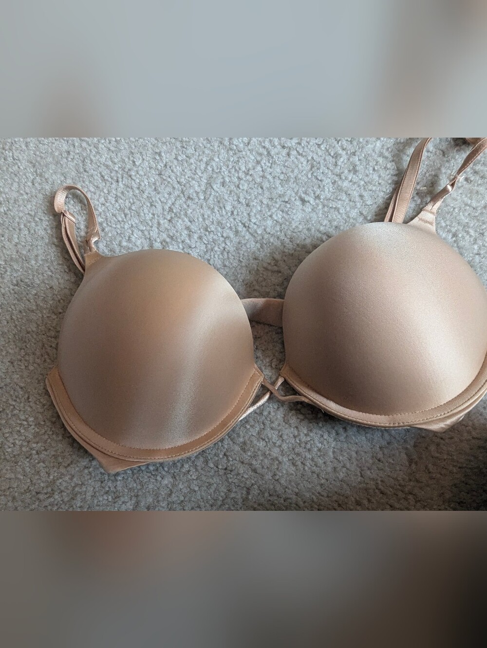 Victoria's Secret Bombshell nude beige underwire push-up bra (32D)